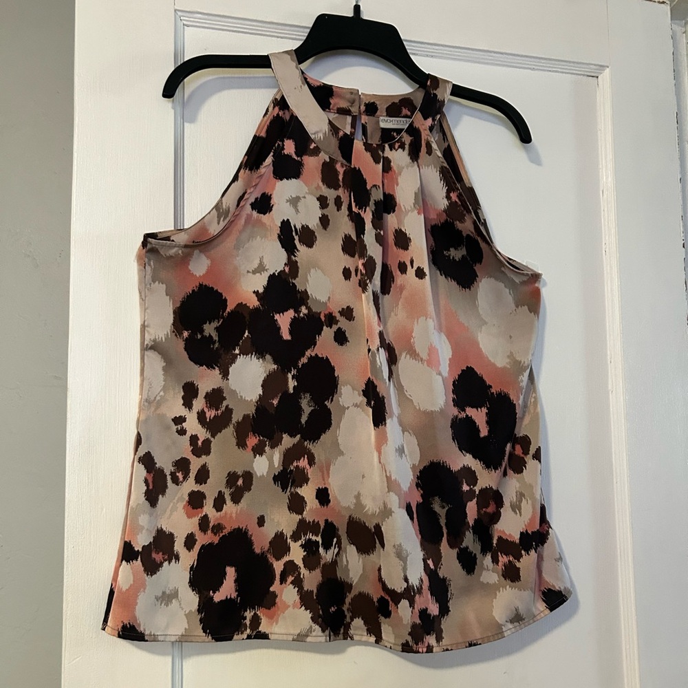 Cute halter, sleeveless, graphic print Eva Mendes blouse with pleated detail.